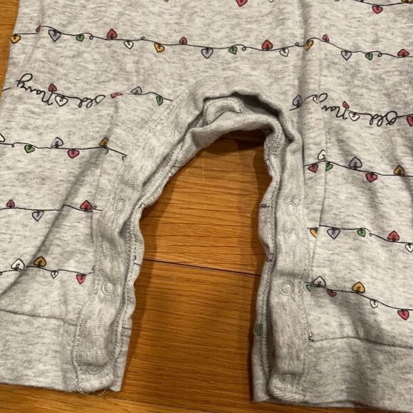 OLD NAVY - 6-12 m one piece with hoodie - Picture 3 of 7